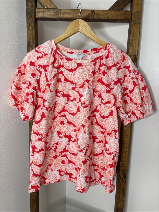 crown & ivy Tops - crown & ivy Red Floral Short Sleeve Crewneck Top Size M